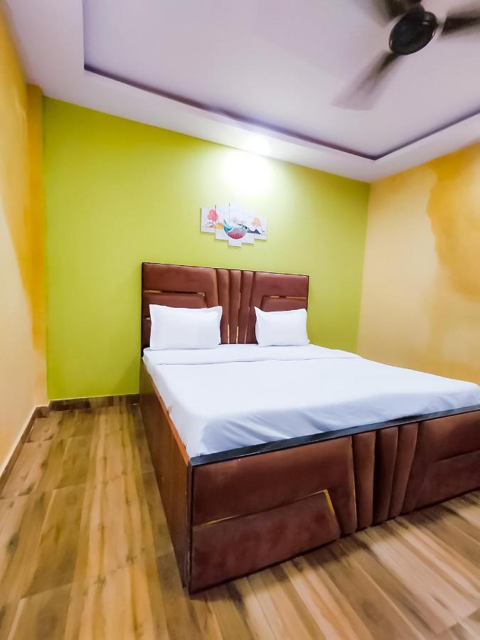 Roomshala 122 Hotel Park View - Near Adarsh Nagar Neu-Delhi Exterior foto